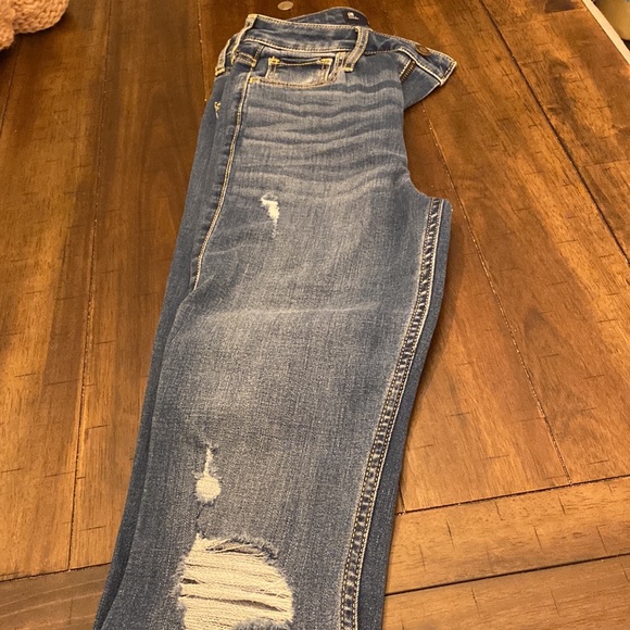 high rise flare hollister classic stretch jeans. size 0/24 - Picture 3 of 4